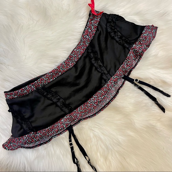 32C/XS Vs Victoria’s Secret Sexy little things Mermaid bra& Guarter ruffle skirt - Picture 10 of 15